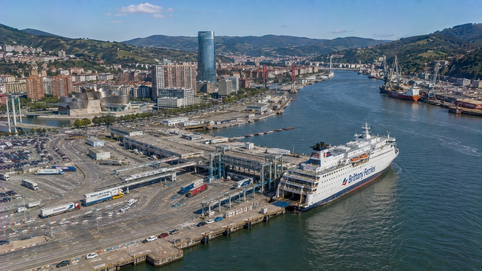 Brittany Ferriesin alus Bilbaon lauttasatamassa Pohjois-Espanjassa