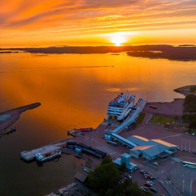 Eckerö Linjenin lautta ja satama Ahvenanmaalla