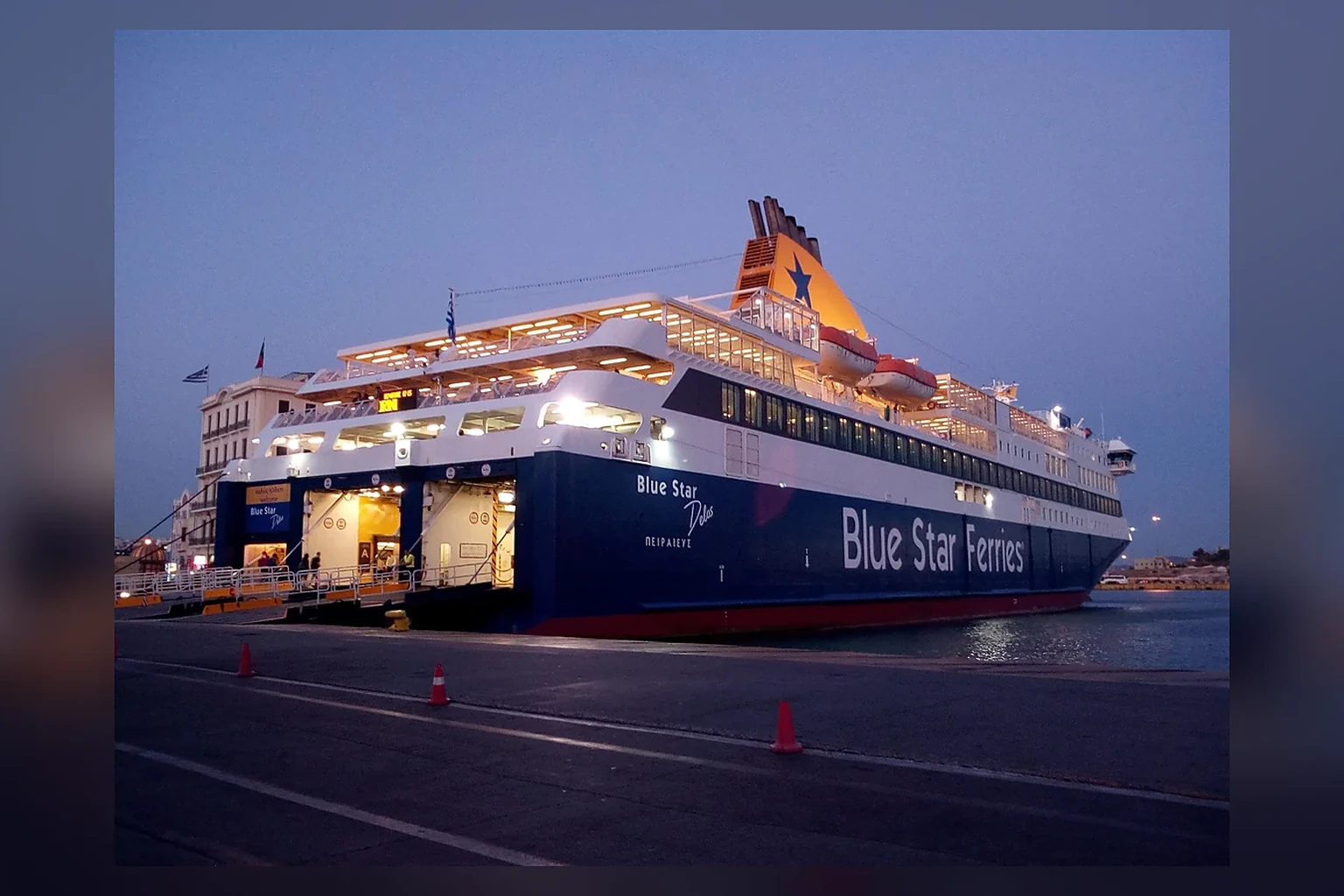 Blue Star Ferriesin matkustaja- ja ajoneuvolautta